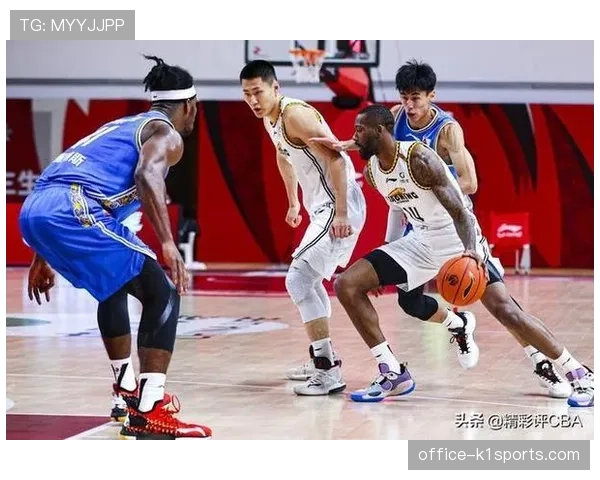 四川外线防守漏洞明显 被北京投中多记三分球